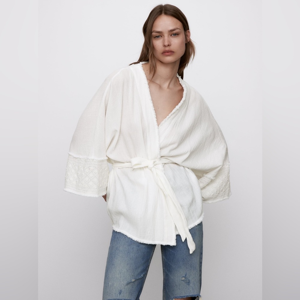 Zara White belted embroidered crinkled short kimono jacket sz.XS-S
